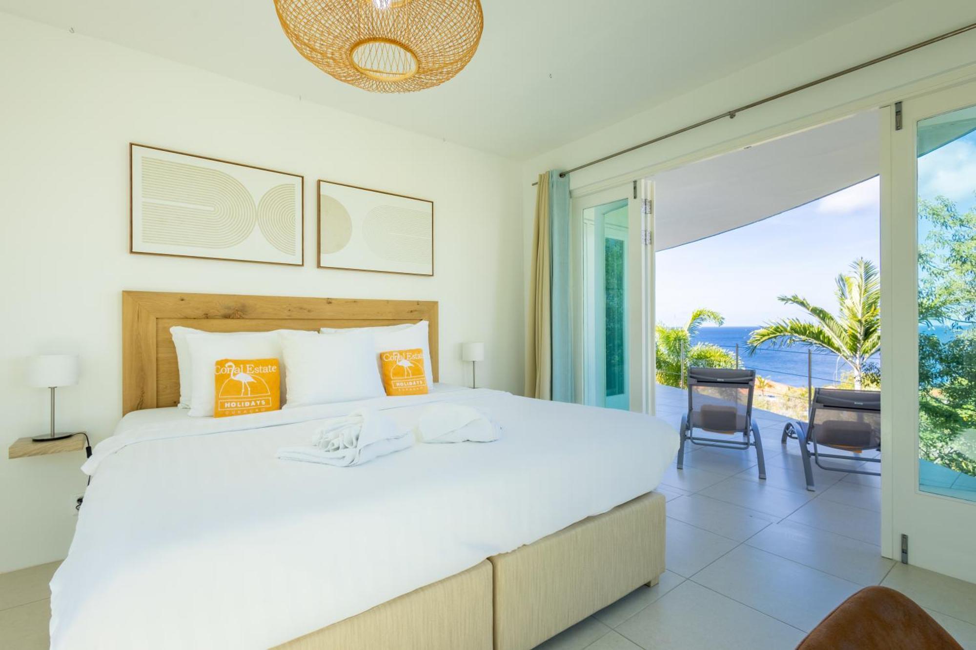 Coral Estate Holidays Willibrordus Room photo